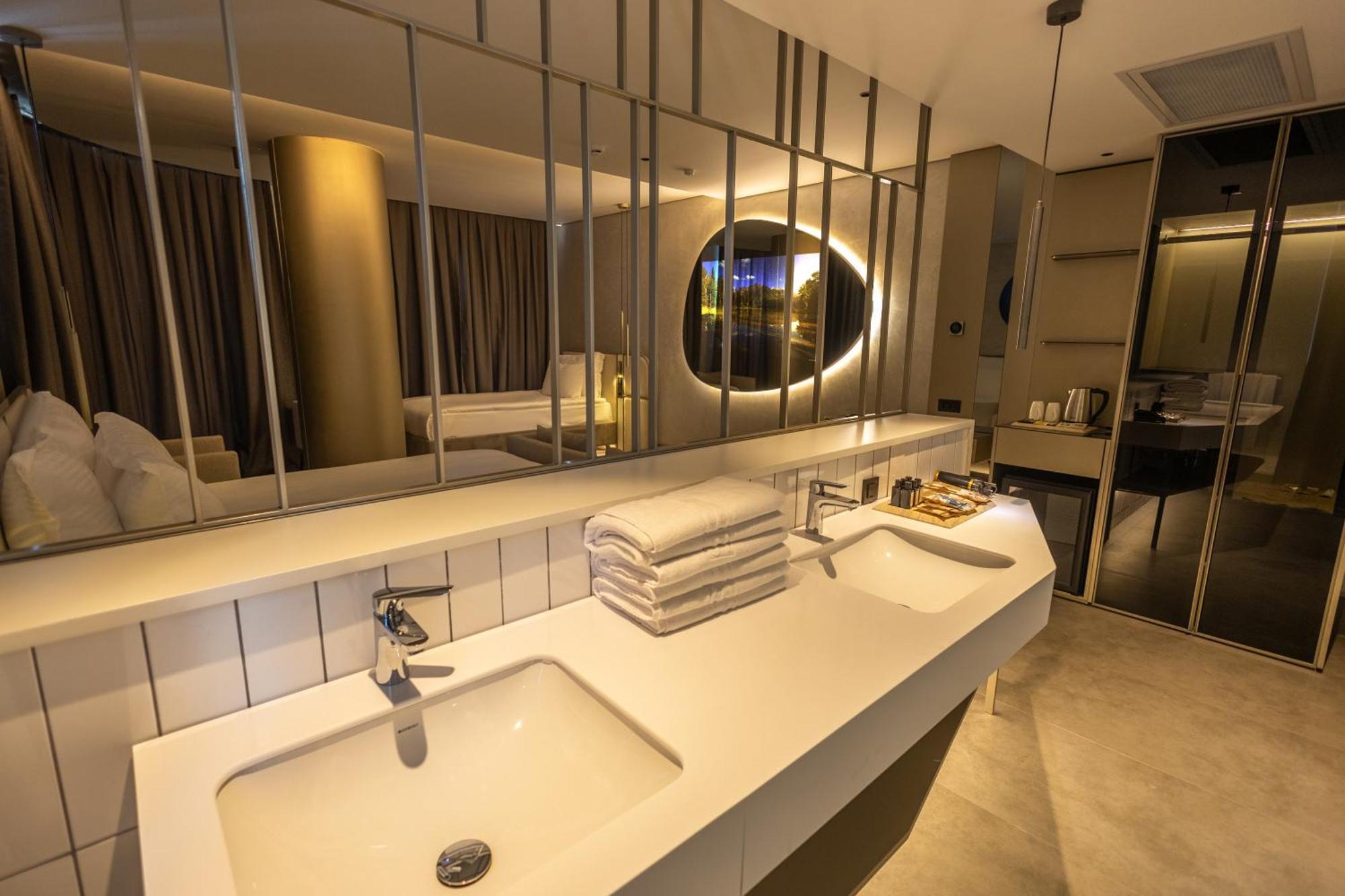 Four Hills Hotel Анталия Екстериор снимка